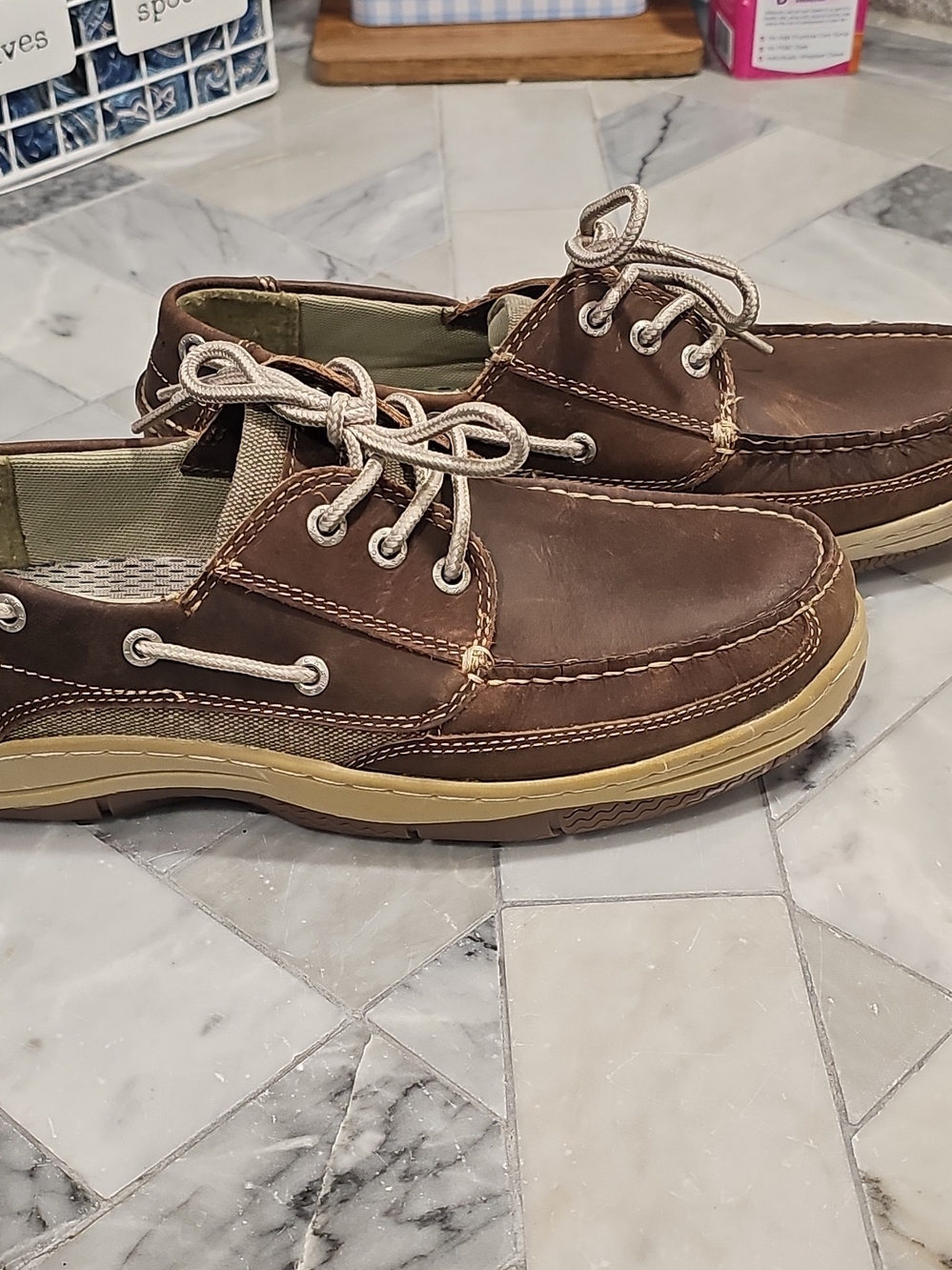 Dockerd Classic Brown Leather Men’s Boat Shoes with Beige Laces